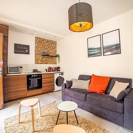 Lovely Palace Of فيرفاي