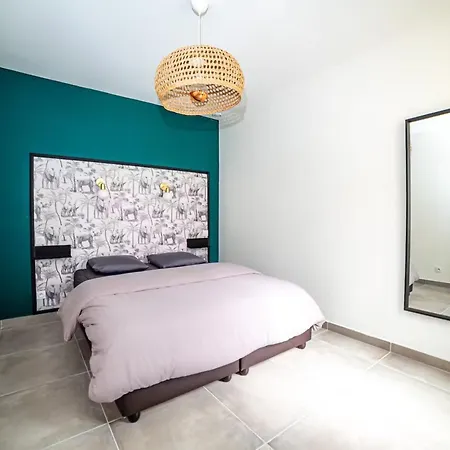 Lovely Palace Of فيرفاي