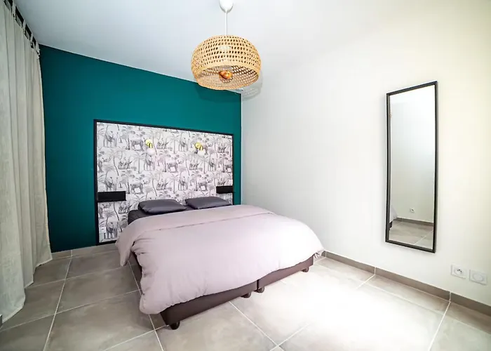 Lovely Palace Of Versalles